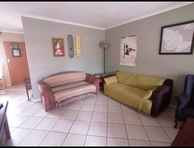 2 BEDROOM TOWNHOUSE FOR SALE IN ELDORAIGNE